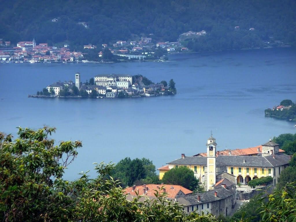 Centro Di Spiritualita Maria Candida Armeno Exterior photo